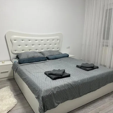 Modern 3-room Near Center شقة تيميشورا