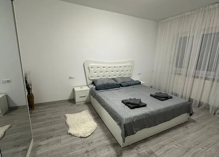 Modern 3-room Near Center * 蒂米什瓦拉